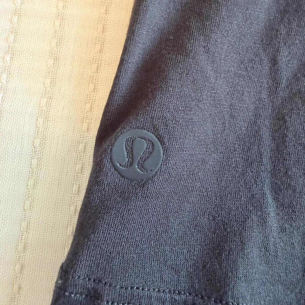 EUC Lululemon New York City All Yours Cotton Tee Shirt Women's Size 8 - Picture 4 of 4